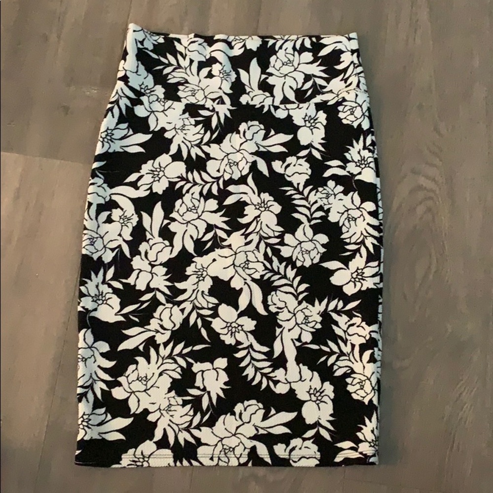 Lularoe Cassie skirt